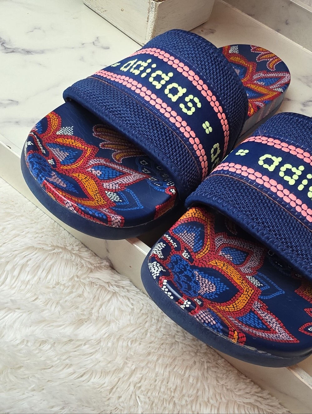 ADIDAS x FARM RIO Adilette Comfort Slide Sandal Mystery Blue/Hi-Res Yellow Sz 10 - Picture 5 of 12